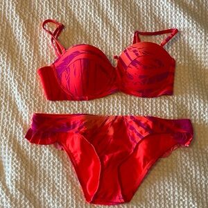 Roxy bikini with underwire bra top